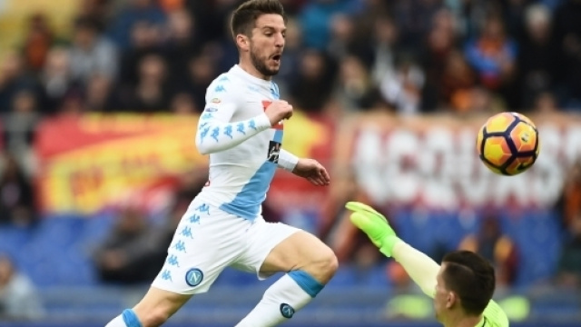 lo scavetto di Mertens al primo gol del Napoli
