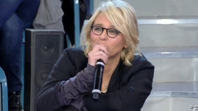 Uomini e Donne, corteggiatrice scoppia in lacrime