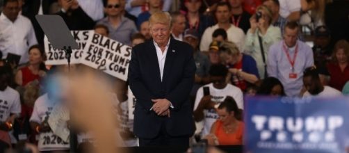 Donald Trump invites supporter on stage at Melbourne, FL, rally - twitter.com