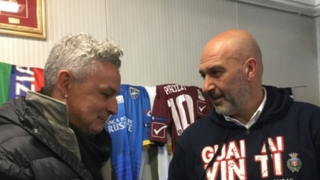 Baggio e il sindaco di Amatrice, Sergio Pirozzi (foto Twitter @donatellaesse)