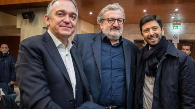 Enrico Rossi, Michele Emiliano e Roberto Speranza lanciano l'ultimatum a Renzi e al PD