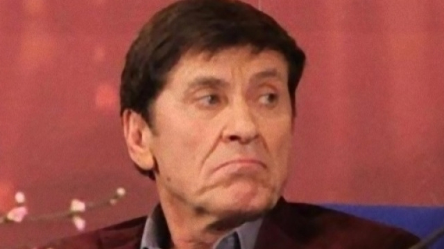 Gianni Morandi subisce un nuovo attacco pubblico.