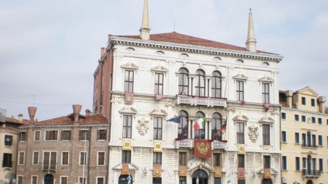 Veneto, dirigenti regionali senza laurea