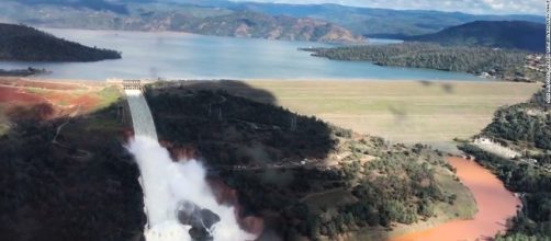 Oroville Dam evacuations: Spillway could release 'wall of water ... - cnn.com