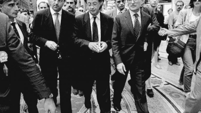 Mani Pulite 25 anni dopo: gli italiani hanno gi&agrave; dimenticato? - ilfattoquotidiano.it