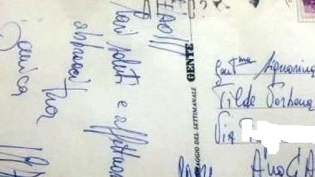 Servizio posta 'celere': una cartolina spedita da Roma a Capri &egrave; arrivata a destinazione dopo 43 anni. Foto: Ansa.