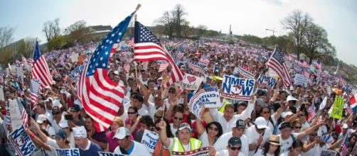 Illegal immigrants rights to sue in court - travischarlessmith.com