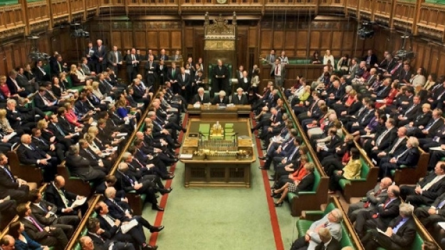 Brexit : un nouveau vote en d&eacute;bat au Parlement britannique - latribune.fr