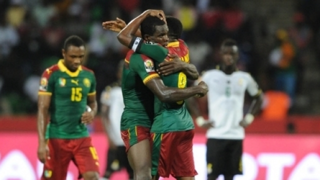 La gioia dei giocatori del Camerun dopo il primo gol nella semifinale contro il Ghana (ph. CAF)