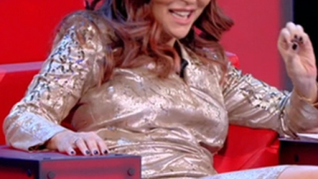 Sabrina Ferilli lascia il serale di Amici perch&eacute; &egrave; incinta, lo rivela una fonte vicina all'attrice