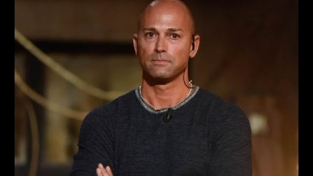 Stefano Bettarini ricoverato in ospedale.