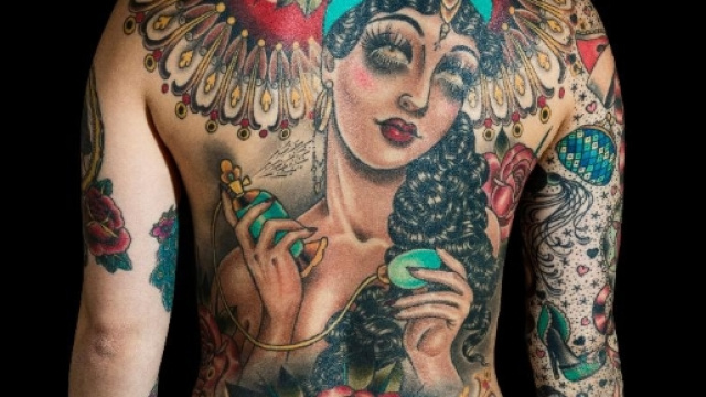 Tutti pazzi per i tatuaggi, a New York una grande mostra li celebra. Foto: nyhistory.org