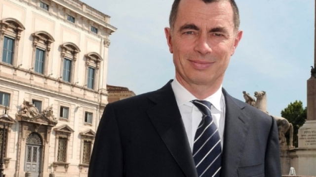 Unicredit, il maxi aumento, le mosse di Mustier e le voglie ... - formiche.net
