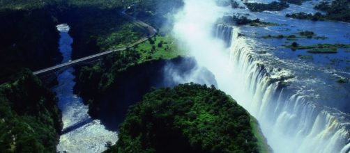 7-wonders-victoria-falls-2.jpg - azaonline.org