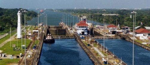 Canal de Panama conexion entre dos Oceanos