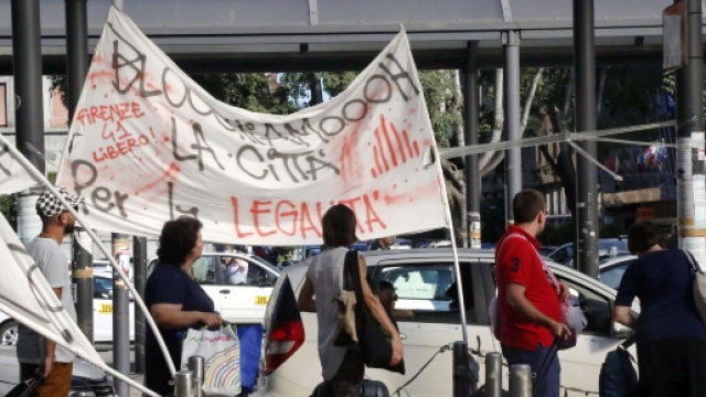 Continua la protesta taxi contro l'emendamento Milleproroghe pro-Uber