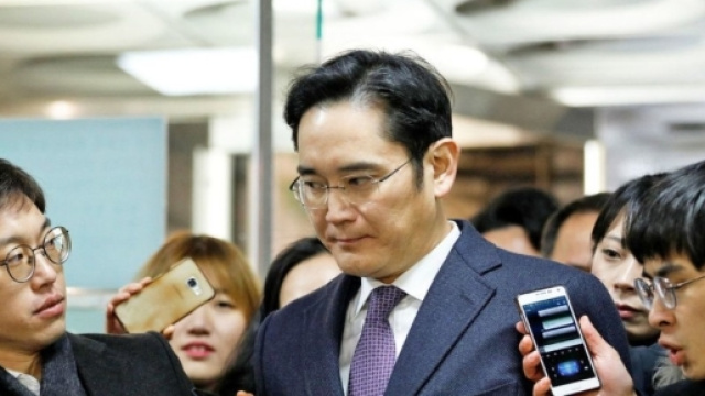 Il boss di Samsung arrestato con l'accusa di corruzione
