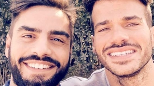 Isola dei Famosi 2017: Claudio Sona e Mario Serpa naufraghi? - today.it