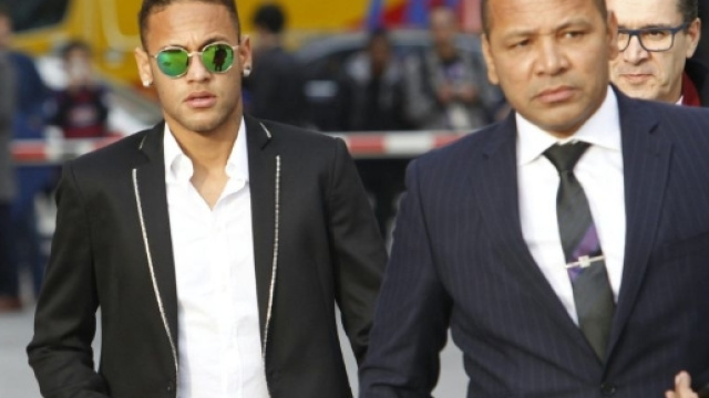 Neymar e suo padre andranno a processo per frode e corruzione