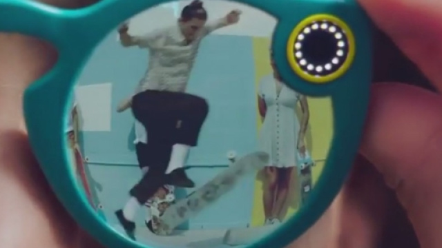 Spectacles, gli occhiali che fanno i video di Snapchat