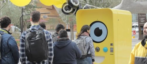 No more hunting down Spectacles vending machines. Buy them from the web. / Photo from 'New Rising Media' - newrisingmedia.com