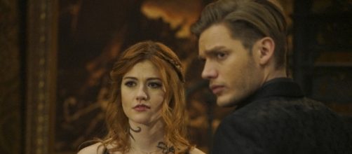 SHADOWHUNTERS "Love is a Devil" Sneak Peeks - screenspy.com