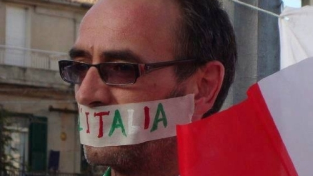 Roberto Corsi in una delle sue battaglie (Foto dal profilo Facebook)