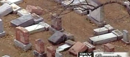 Jewish Missouri governor, Muslim activists pitch in to repair ... - jpost.com