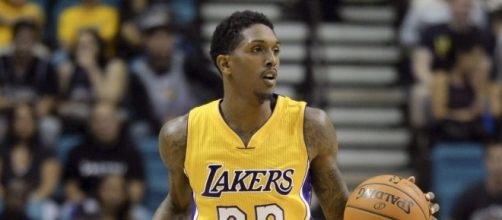 Lou Williams con la camiseta de los Lakers (v&iacute;a theScore.com)
