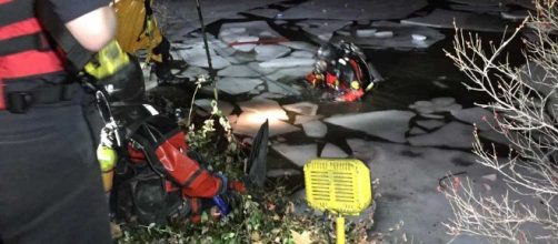 Teens fall through frozen Central Park pond while taking selfies ... - nypost.com