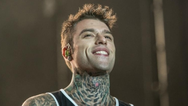 Chiss&agrave; se avr&agrave; riso Fedez dopo la notizia della presa in giro di Gu&egrave; Pequeno e Marrachas.