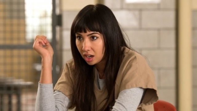 Comment Jackie Cruz (Orange Is The New Black) a r&eacute;agi apr&egrave;s avoir &eacute;t&eacute; vir&eacute;e