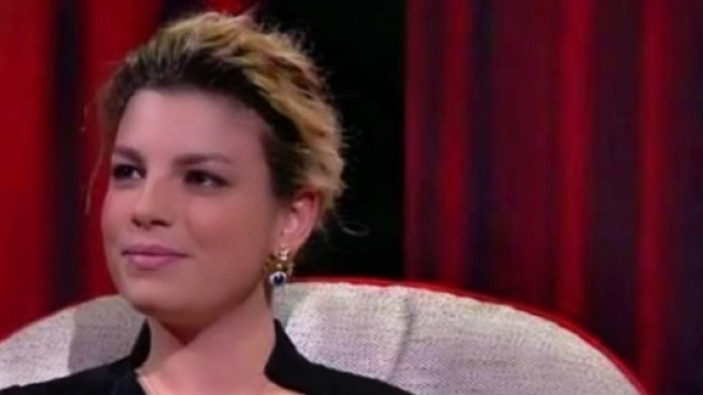 EmmaMarrone si confessa al talk-show di MaurizioCostanzo