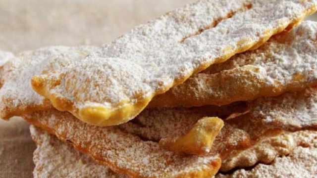 Le chiacchiere: il dolce tipico di Carnevale.