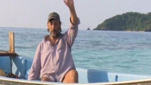 Massimo Ceccherini molla l'isola dei Famosi, troppo vecchio per proseguire