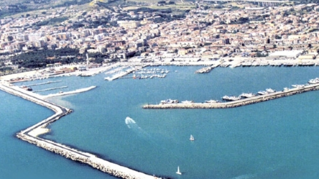 Porto di San Benedetto Del Tronto :Molo Sud e Molo Nord
