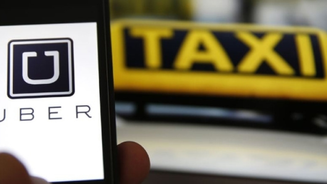 Tassisti contro Uber: proteste e scontri a Milano e Roma.