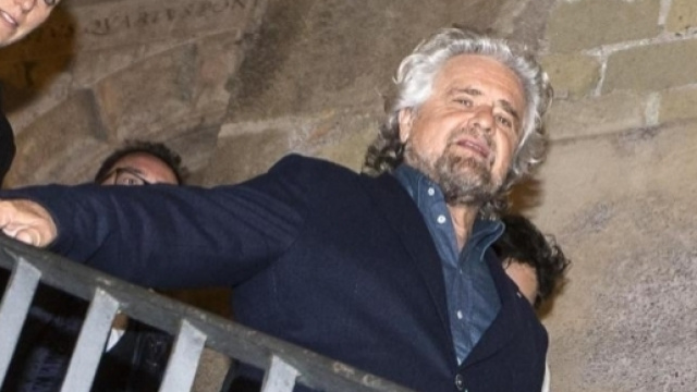 Beppe Grillo in Campidoglio: &lsquo;No allo stadio della Roma a Tor di Valle&rsquo;