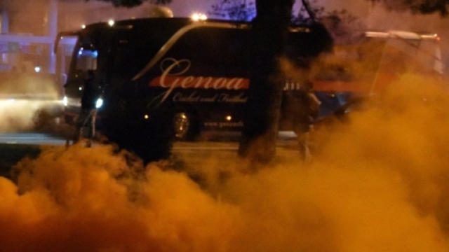 Genoa, la contestazione all'aeroporto - 1 di 1 - Genova ... - repubblica.it