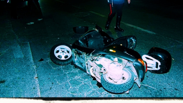 I giovani che viaggiavano a bordo dello scooter rubato erano appena andati via dal Serd.