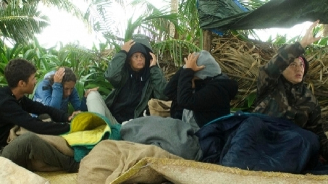 I naufraghi sorpresi dalla tempesta tropicale