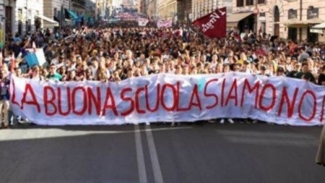 Ultime notizie scuola, gioved&igrave; 23 febbraio 2017: 'Docenti, tornate in piazza contro Buona Scuola bis'