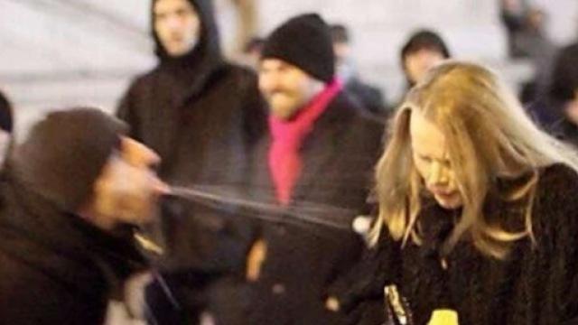 Una immagine delle violenze di Colonia: a Francoforte invece non sarebbe accaduto niente di simile.