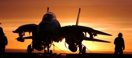 military jet fighter skeeze, pixabay.com cc0