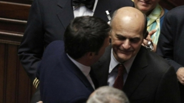 Matteo Renzi e Pierluigi Bersani alla Camera