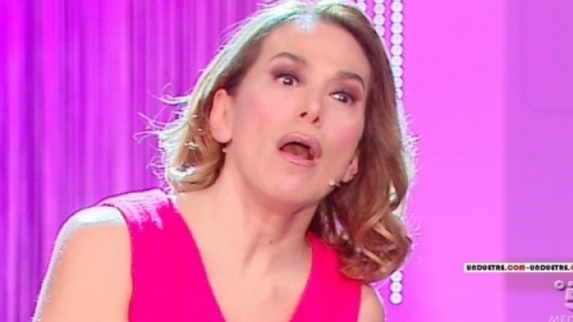 Barbara D'Urso imbarazzata in diretta tv.
