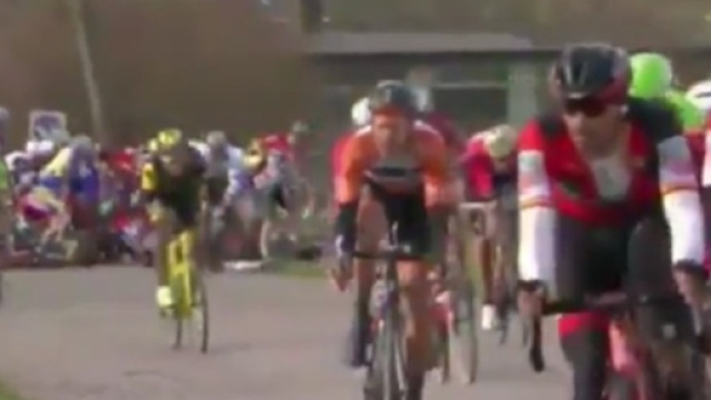 La caduta in cui &egrave; rimasto coinvolto Boonen