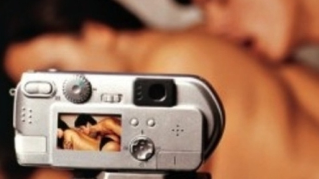 Se non fai sesso metto i nostri video hot sul web", 17enne ... - leggo.it