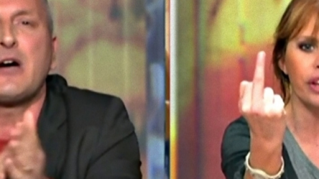 Duro scontro tra Martinelli e la Mussolini.
