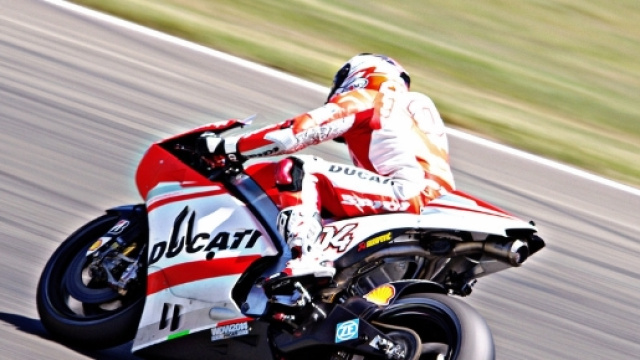 La Ducati in pista senza alette